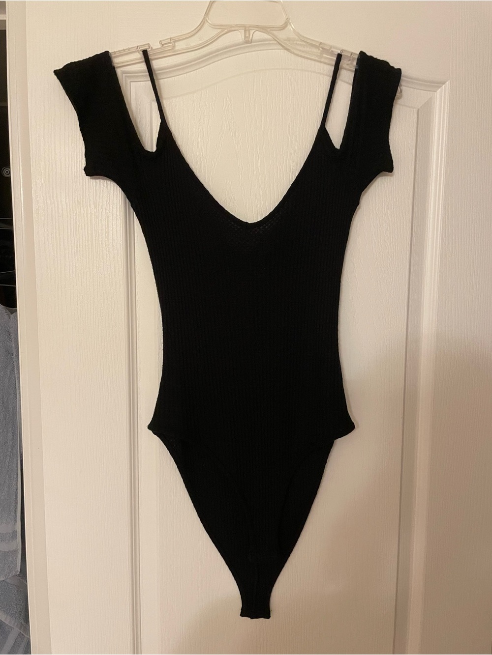 Forever 21 Black Ribbed Waffle Off-Shoulder Bodysuit size M